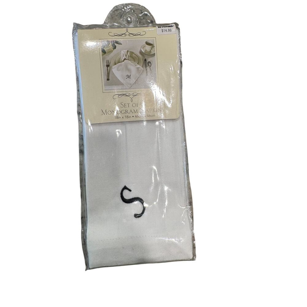Elrene Home Fashions MONOGRAM NAPKIN SET OF 6 Color: WHITE
Monogram S‎ 18x18"